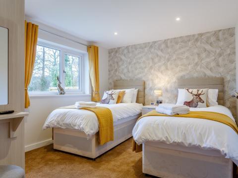 Riverside Retreat Leaf Bedroom