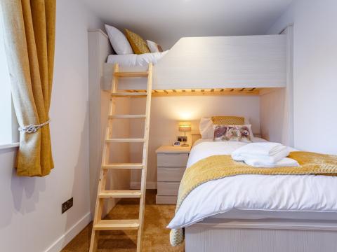 Riverside Retreat Bunk Bedroom