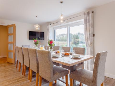 Riverside Retreat Dining Table