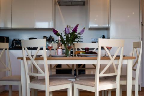 The Cove Kitchen/Dining Area